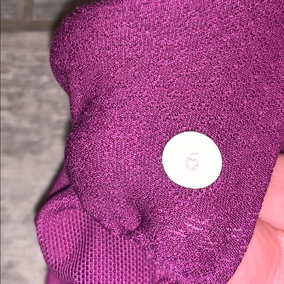 🍋 lululemon Deep Breath Tank 6 Hard to find color - Picture 7 of 7